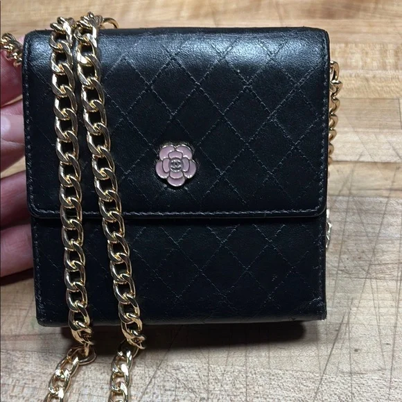 Chanel Black Quilted lambskin double sided snap closure w pink Camellia Enamel - Picture 2 of 8